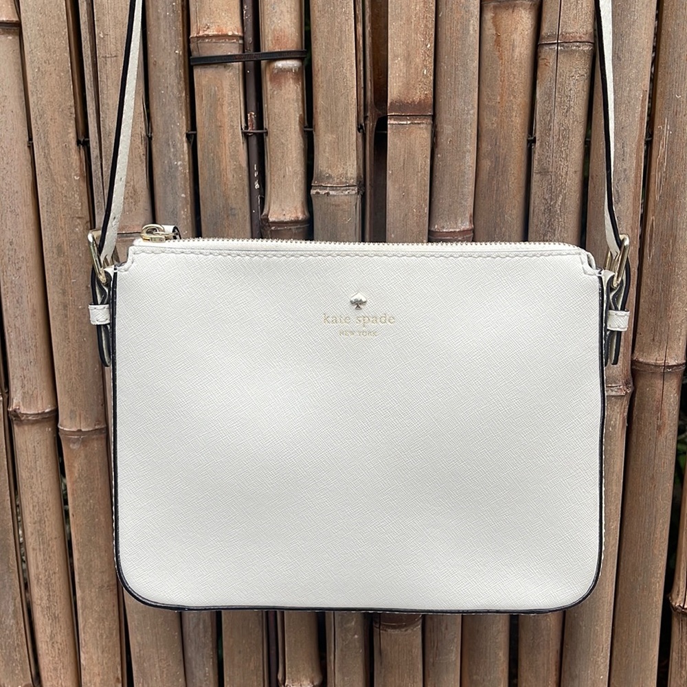 Kate Spade Cream Leather Shoulder Bag, Zipper Closure, Great Condition